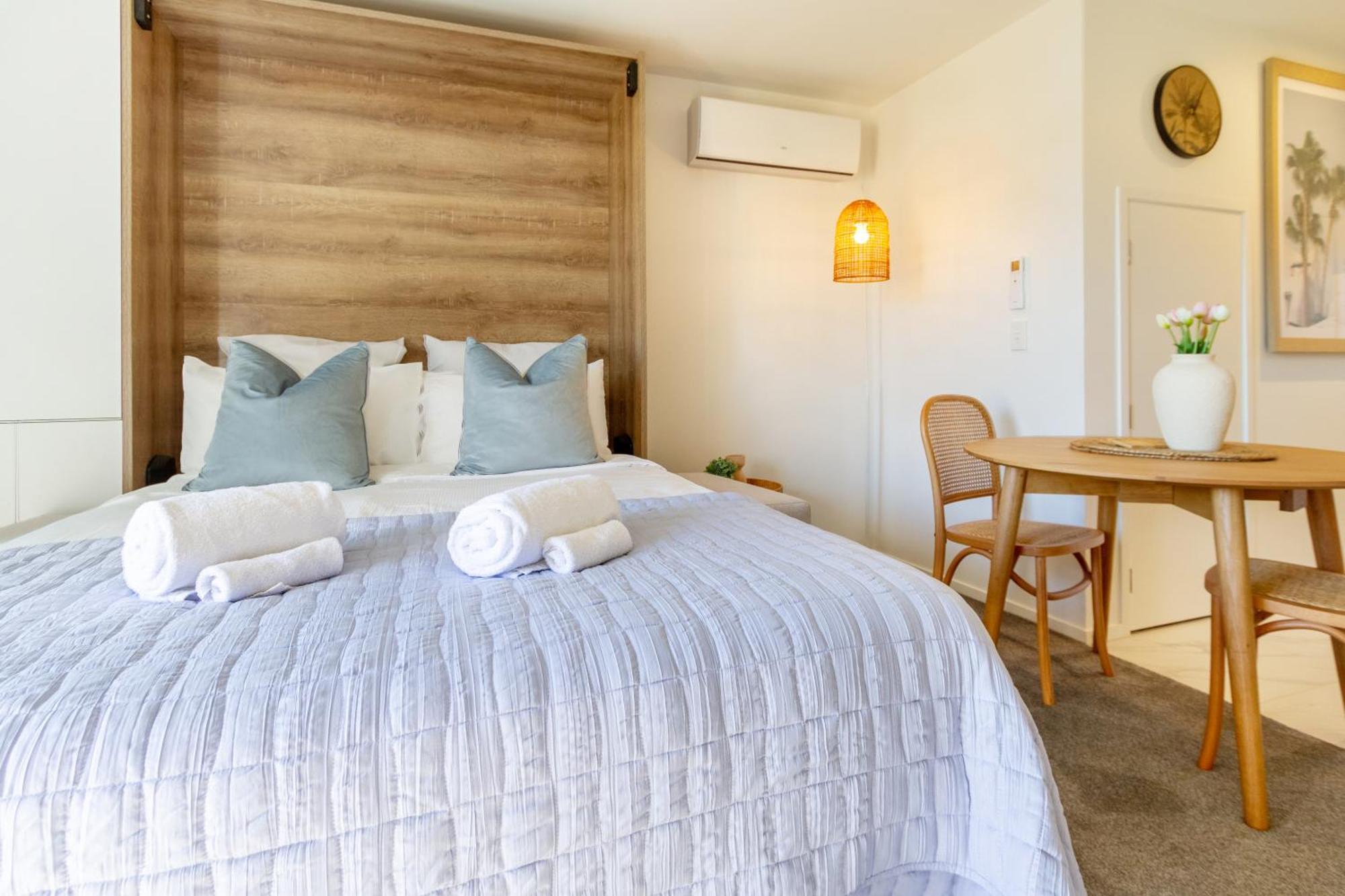 Downtown Delight: Studio At 8 Wilmer With Backyard Christchurch Zewnętrze zdjęcie
