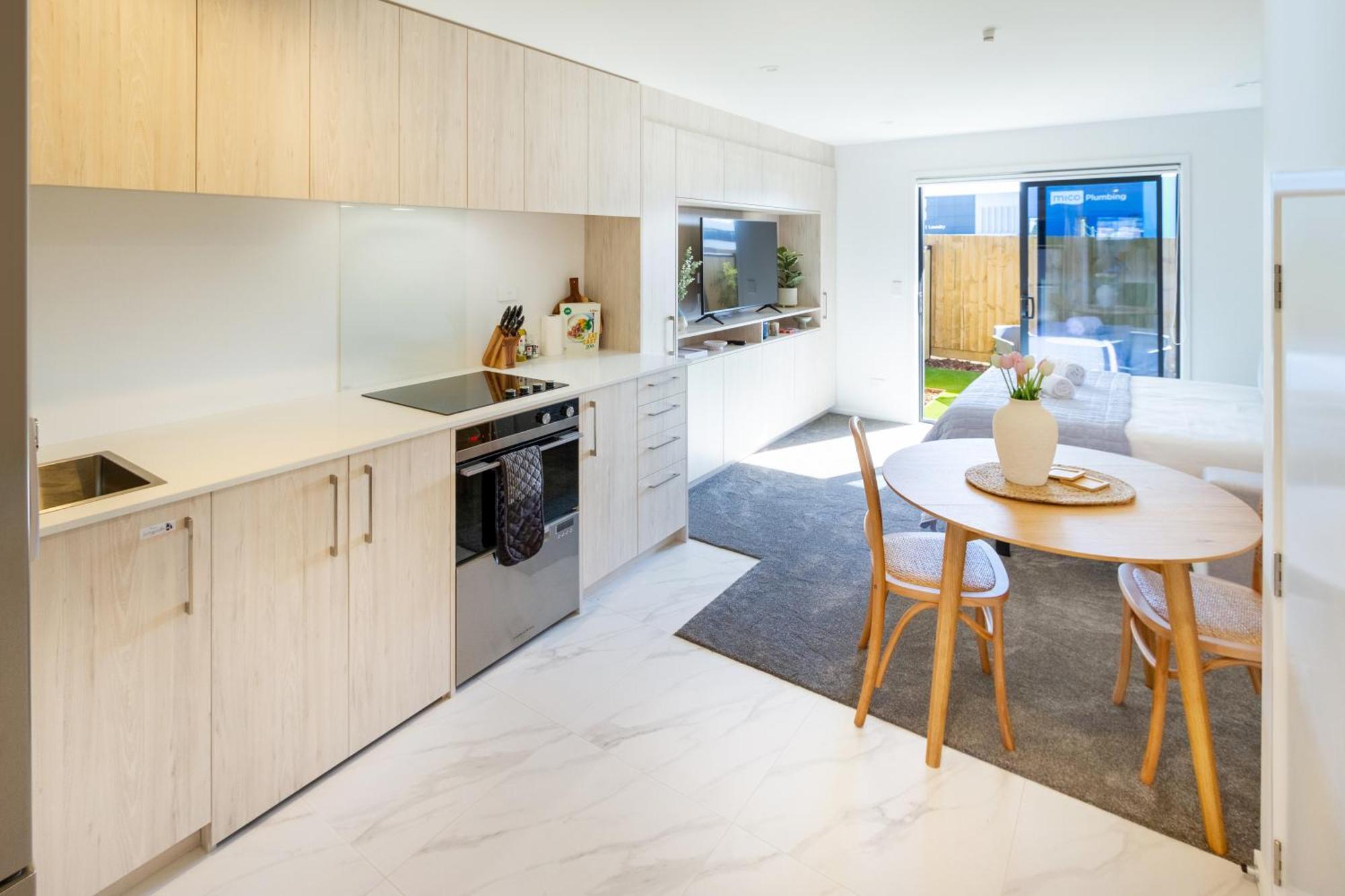Downtown Delight: Studio At 8 Wilmer With Backyard Christchurch Zewnętrze zdjęcie