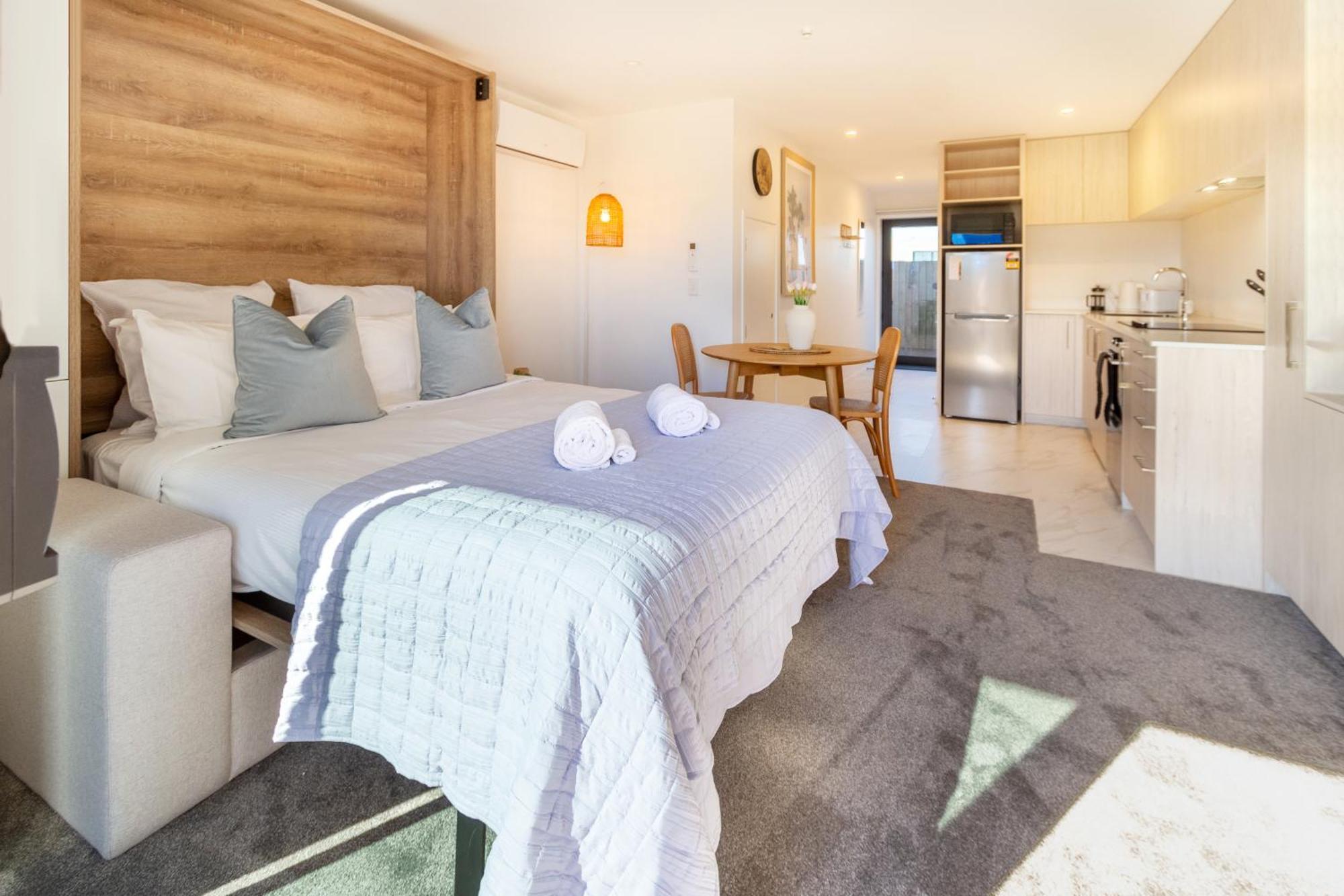 Downtown Delight: Studio At 8 Wilmer With Backyard Christchurch Zewnętrze zdjęcie